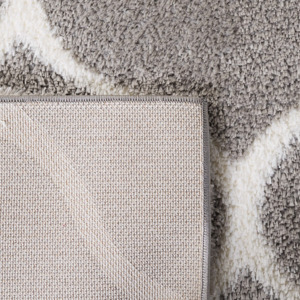 SAFAVIEH Tahoe Thelma Quatrefoil Shag Area Rug, 4' x 6', Grey/White