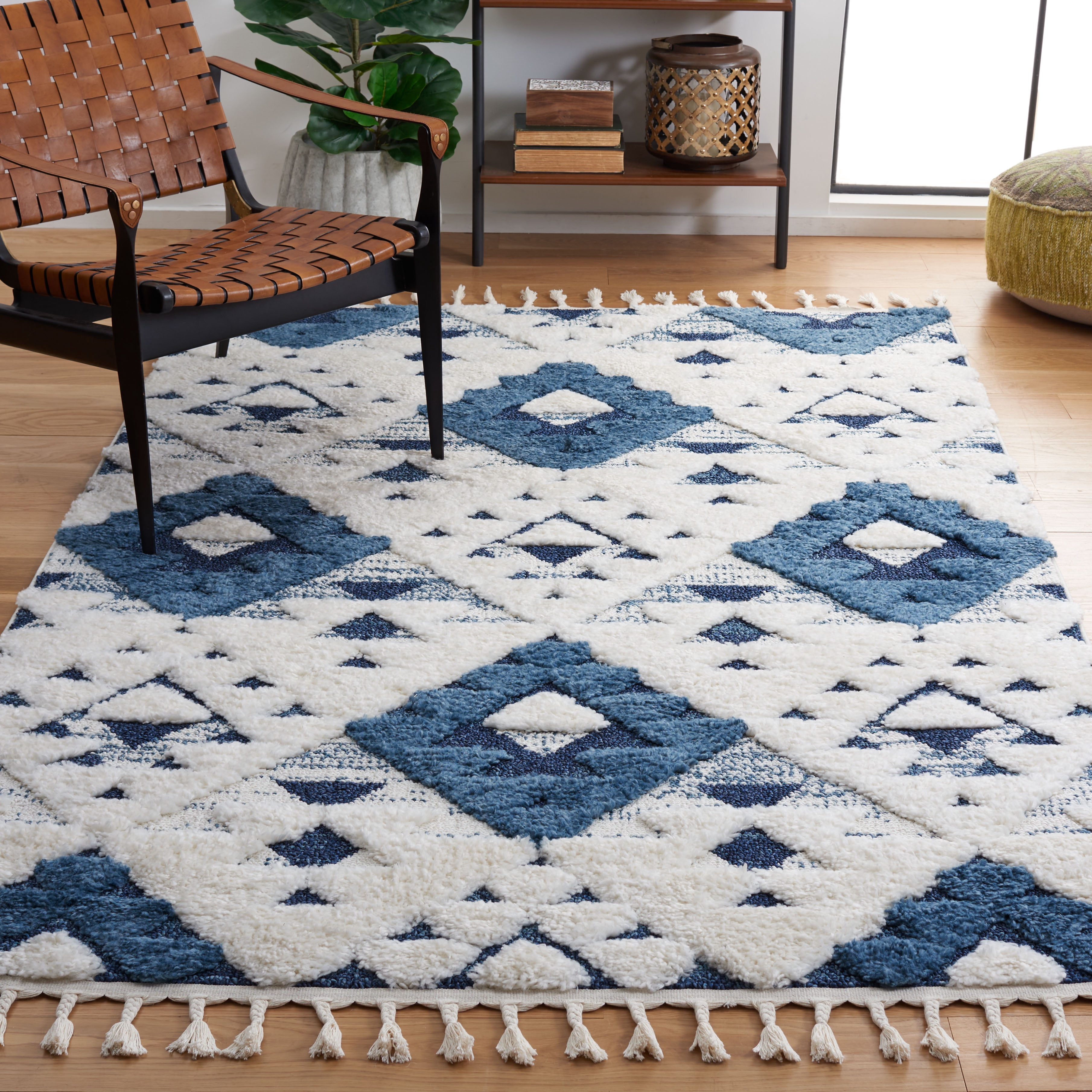SAFAVIEH Moroccan Tassel Larry Geometric Shag Area Rug, Blue/Ivory, 3' x 5'