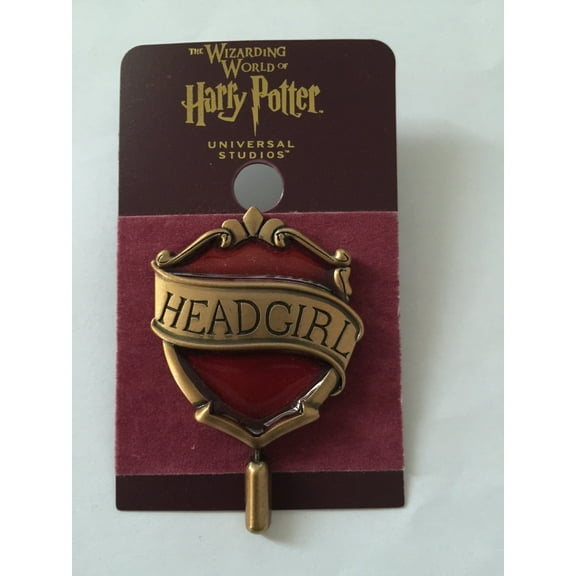 Universal Studios Harry Potter Gryffindor Head Girl Pin New with Card