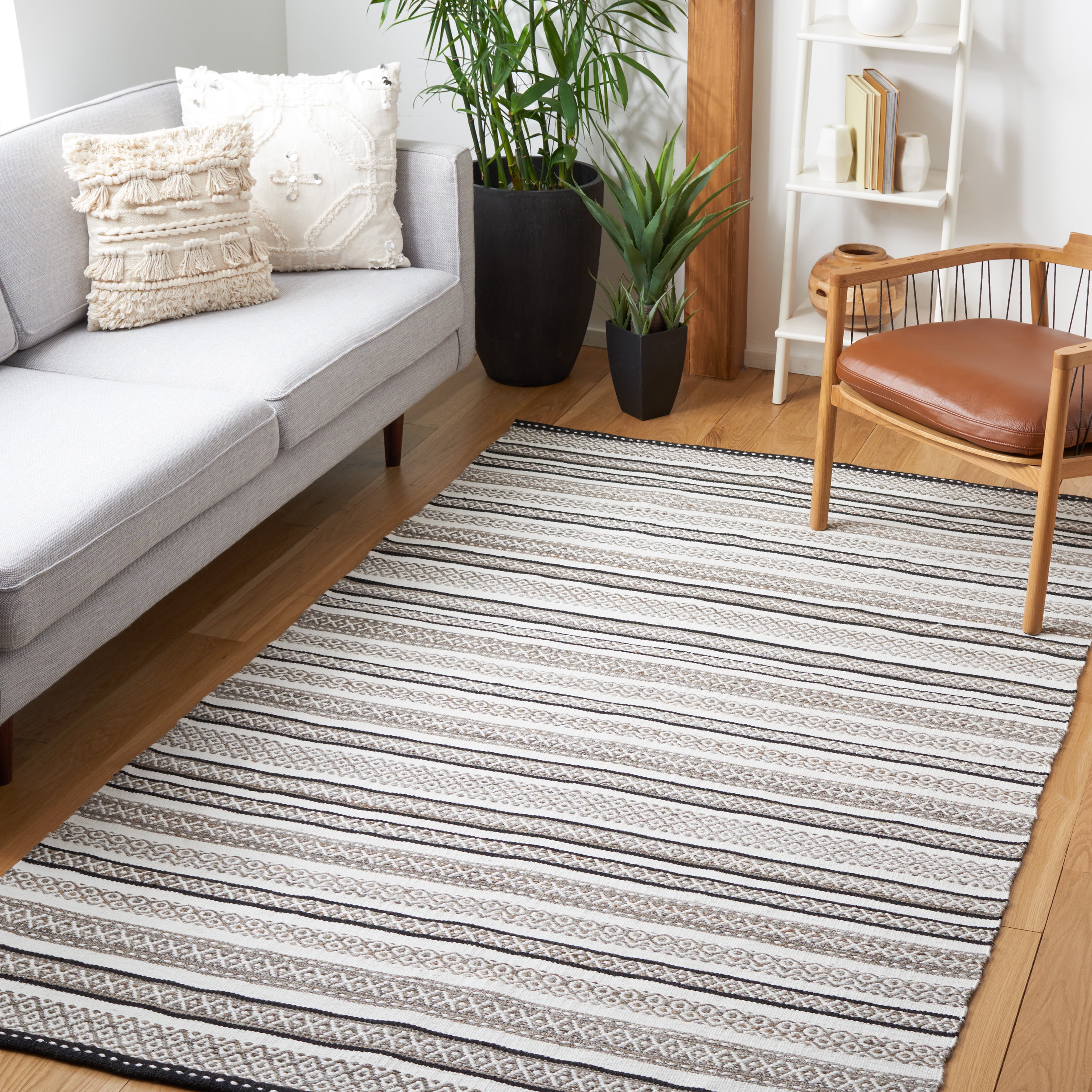 SAFAVIEH Striped Kilim Zoja Striped Polyester Area Rug, Black/Ivory, 5' x 8'