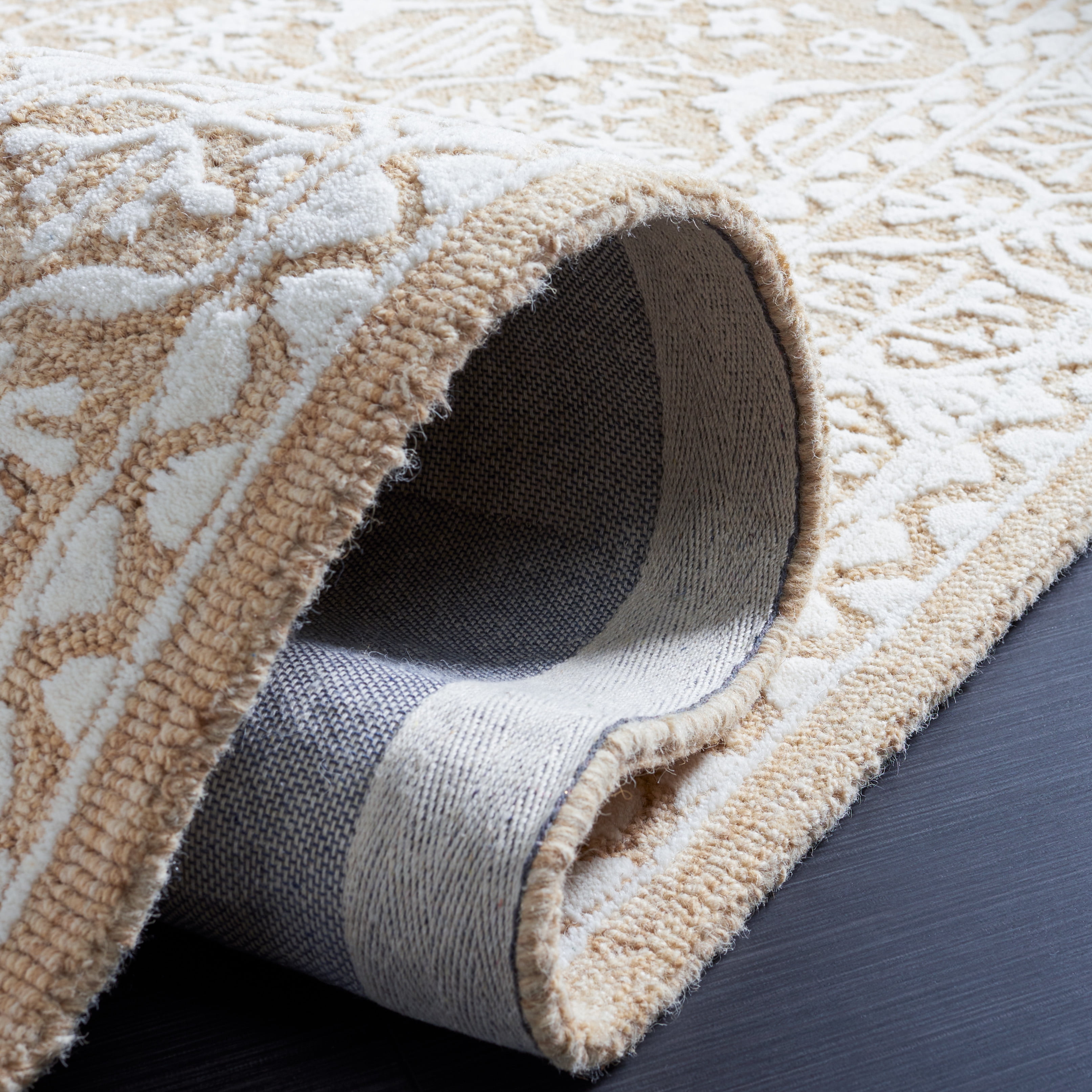 SAFAVIEH Metro Lorenzo Medallion Area Rug, Gold/Ivory, 5' x 8'