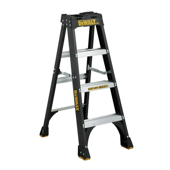 Escalera DeWalt DXL3010-04, 1,2 m, fibra de vidrio, 300 libras, negra
