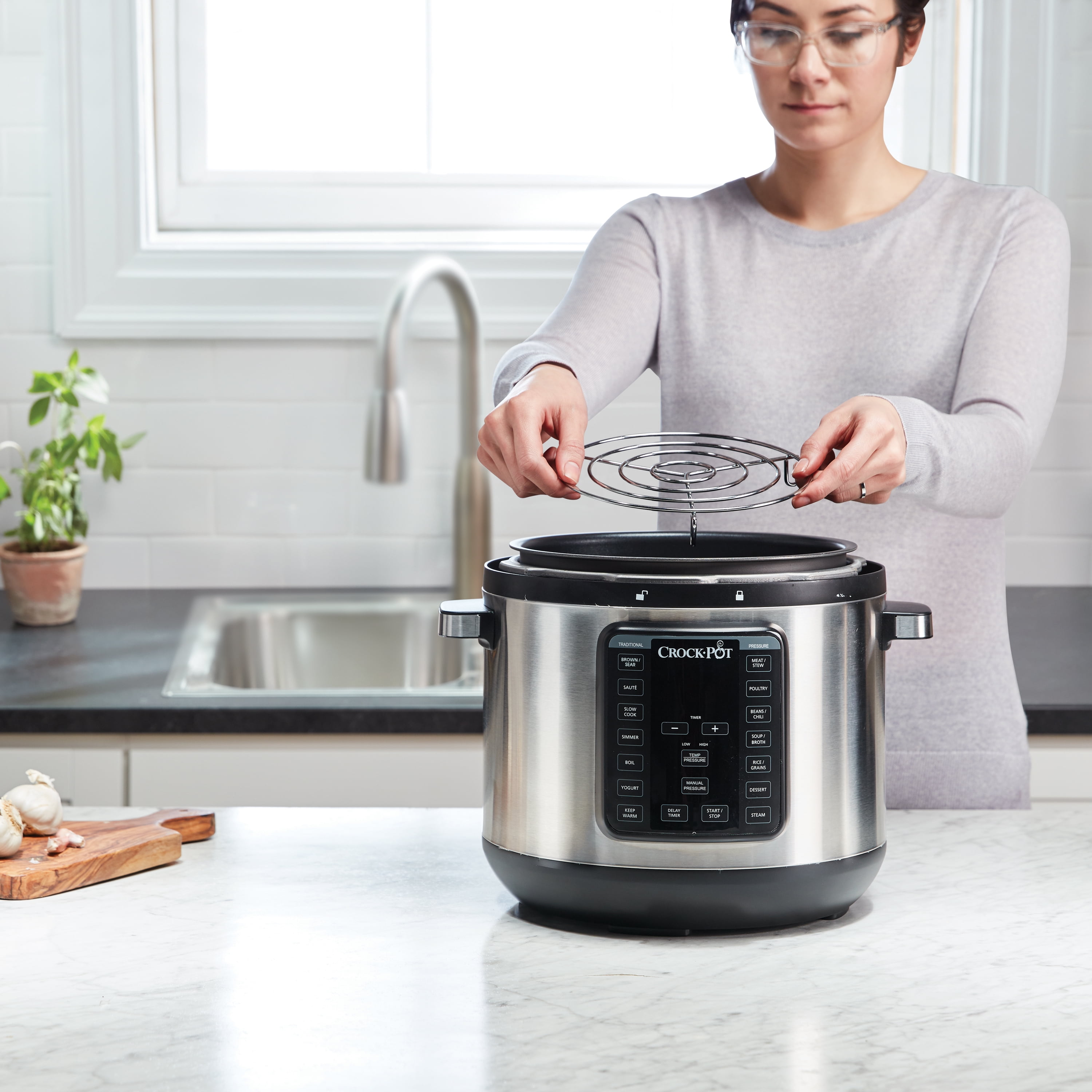 Crock-Pot 8-Quart Multi-Use XL Programmable Slow Cooker Pressure Cooker