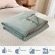 thumbnail image 4 of Manta fresca y transpirable, ligera, de doble capa, con tecnología Soft Cool, diseño plegable y portátil, hipoalergénica, a prueba de polvo, ideal para el dormitorio, climas fríos de verano,, 4 of 9