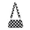 Bolso de hombro de felpa de invierno para mujer Bolsos para axilas estampados (cuadros blancos y negros) Likrtyny Para estrenar