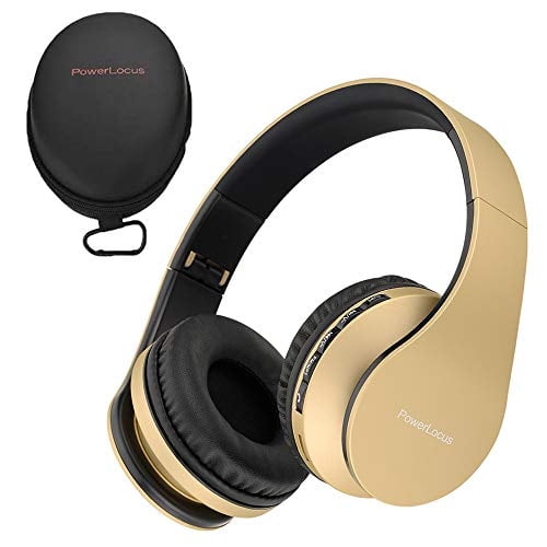 auriculares inalámbricos powerlocus bluetooth plegables micrófono integrado iphone samsung lg ipad dorado 3/4 frontal de auriculares dorados PowerLocus plegables sobre la oreja con copas acolchadas negras, diadema ajustable negra y controles en la copa derecha; estuche rígido negro con logo incluido. Soporta conexión Bluetooth y cable aux 3.5 mm y funciona como manos libres con micrófono integrado; también suelen usarse para llamadas y audio en viajes por su diseño compacto.