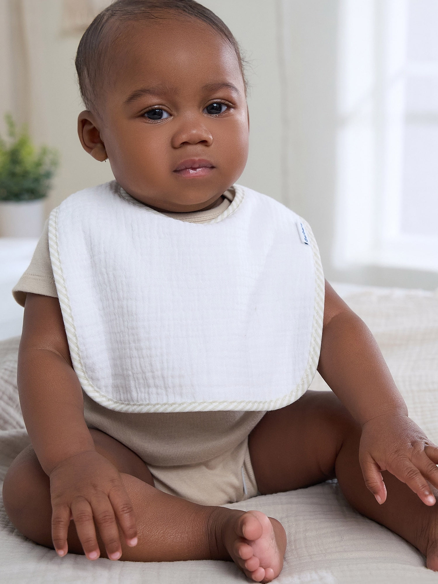 (4 pack) Gerber Baby Boys or Girls White Muslin  Bibs, 2-Pack, One Size