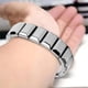 thumbnail image 4 of Pulsera magnética para hombre con imán de ojo negro y cuentas, pulsera magnética para cálculos biliares negros, 4 of 7