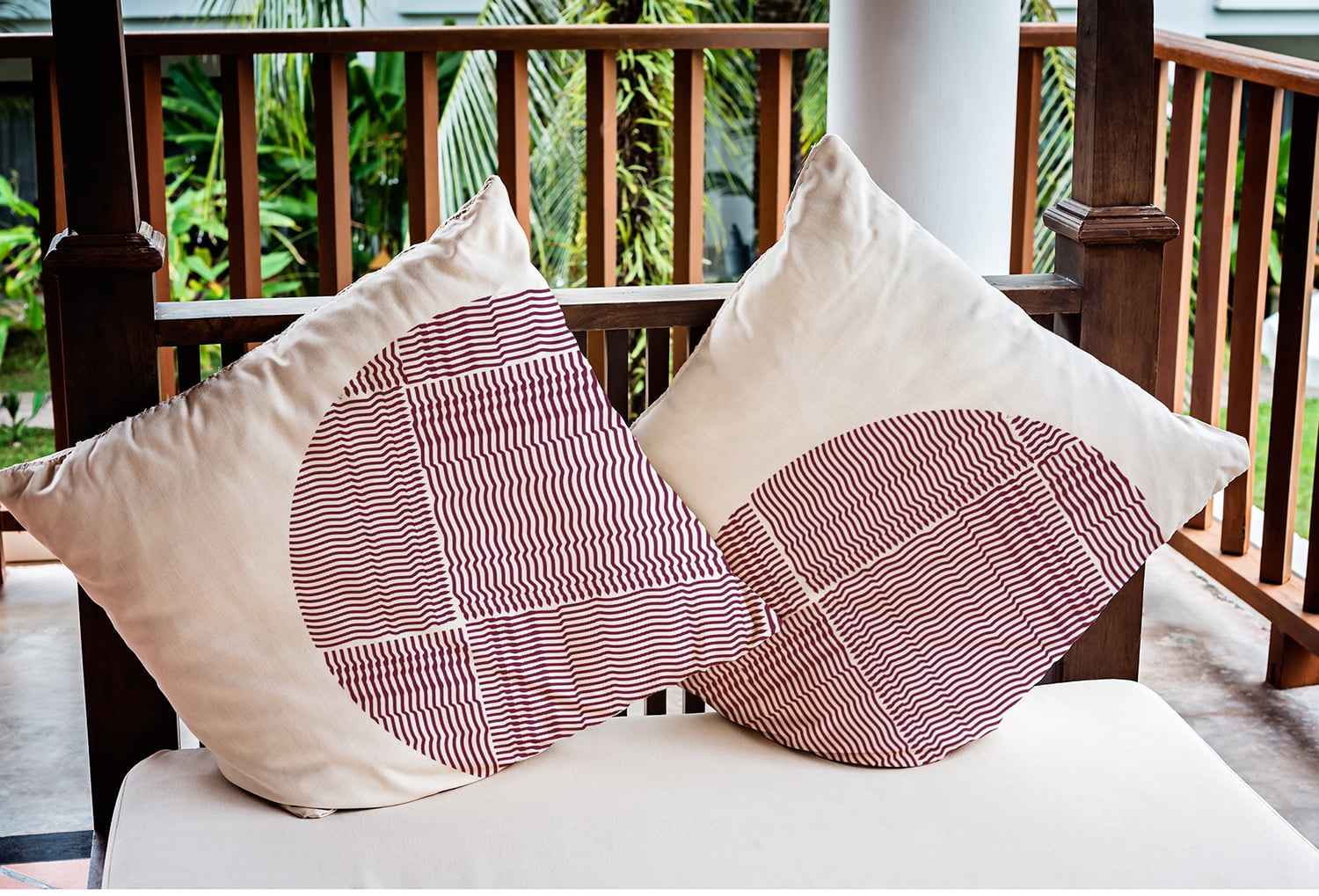 20" x 20" Simply Daisy Big Circle Indoor/Outdoor Pillow, Maroon Red Qty 1