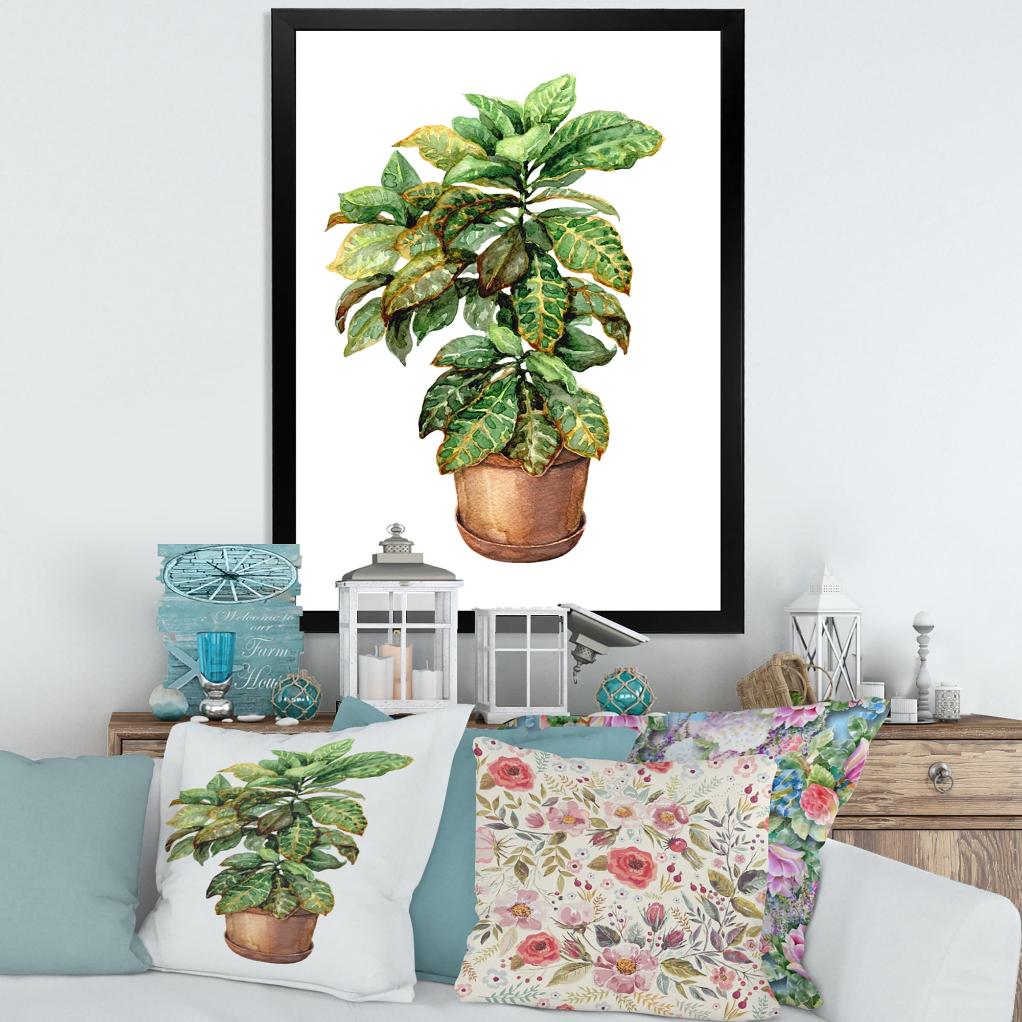 Designart 'Green Croton In Clay Flowerpot' Traditional Framed Art Print