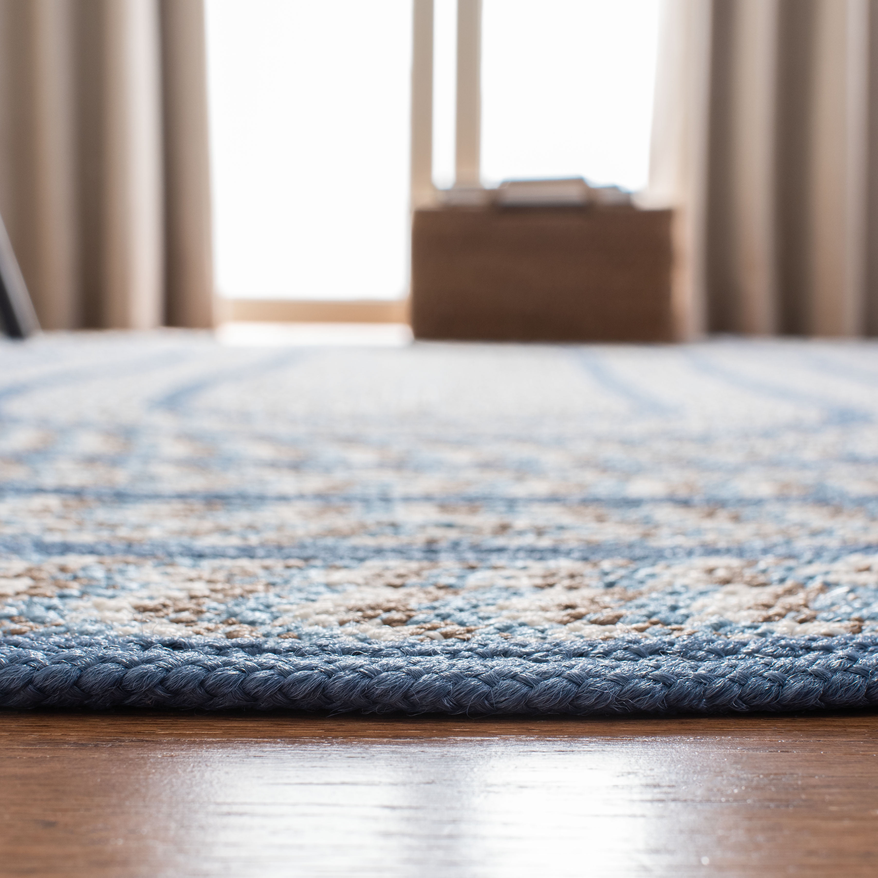 SAFAVIEH Braided Tanisha Bordered Reversible Area Rug, Ivory/Blue, 8' x 8' Round