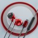 thumbnail image 1 of Los auriculares vienen con auriculares para juegos integrados sin retardo para reconocimiento de voz y están equipados con micrófonos con cable., 1 of 5