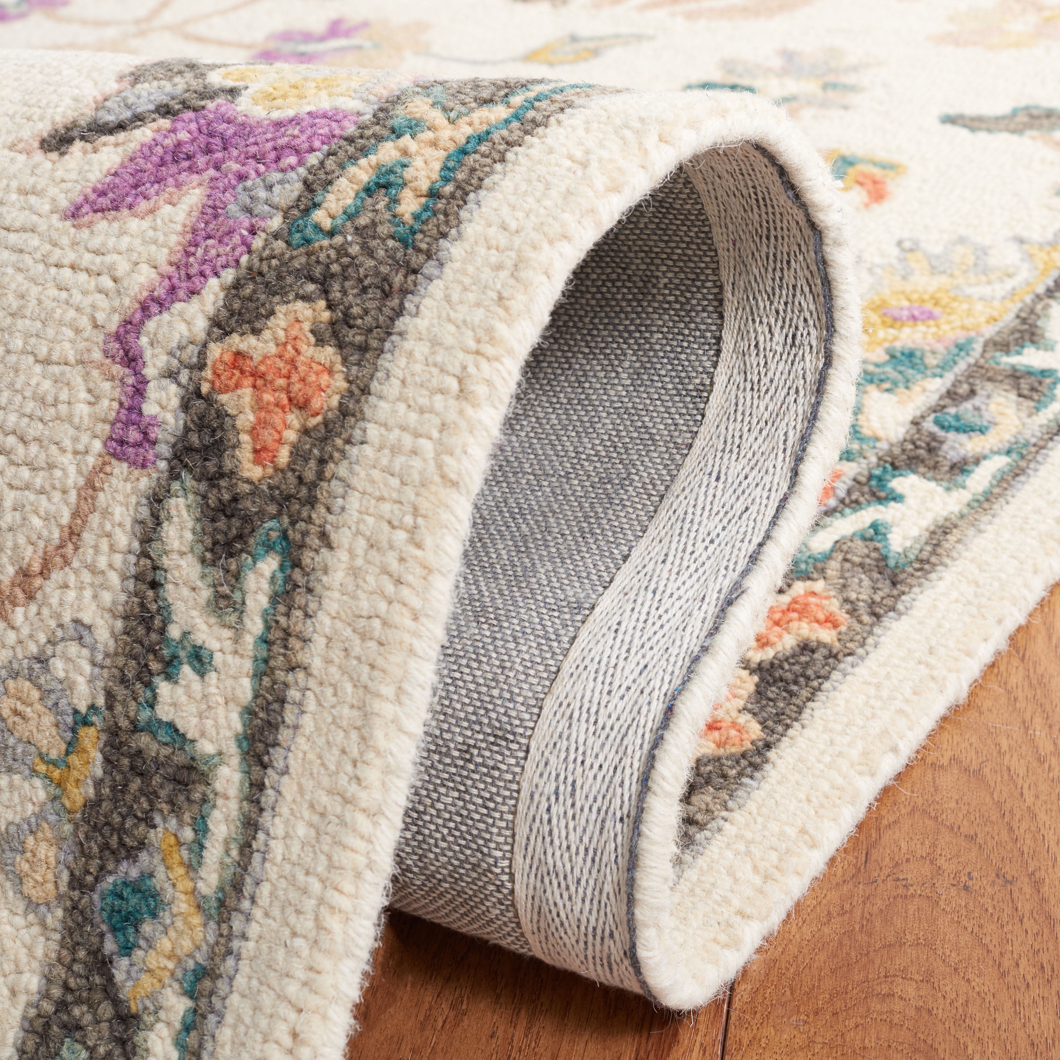 SAFAVIEH Blossom Angel Floral Area Rug, Beige/Lavander, 6' x 6' Round