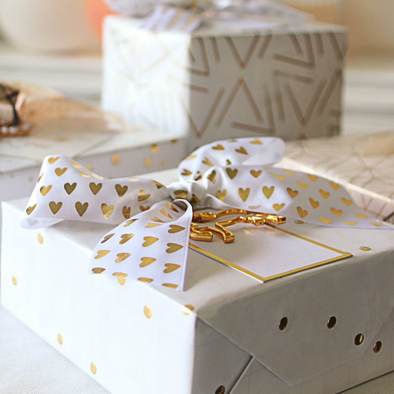 30s Magazine - Gift Wrapping in white and gold