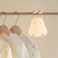 thumbnail image 3 of Linda lámpara de conejito, luz nocturna de decoración de escritorio con función de soporte para teléfono, regalos ideales de cumpleaños de Navidad de silicona para bebés, niños y adultos, 3 of 5