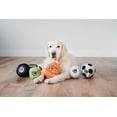 thumbnail image 4 of Pelota de fútbol de peluche de juguete para perros ZippyPaws SportsBallz, 4 of 5
