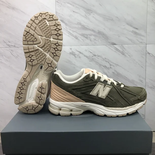 New Balance 1906F 'Dark Moss Frappe' Athletic Sneakers M1906FC Mens Size 7.5