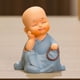 thumbnail image 4 of Figura de resina Zen Monk • Decoración marrón sobre la mesa • Adorno de escritorio adorable • Decoración para el hogar y la oficina • Acento de bonsái, 4 of 7