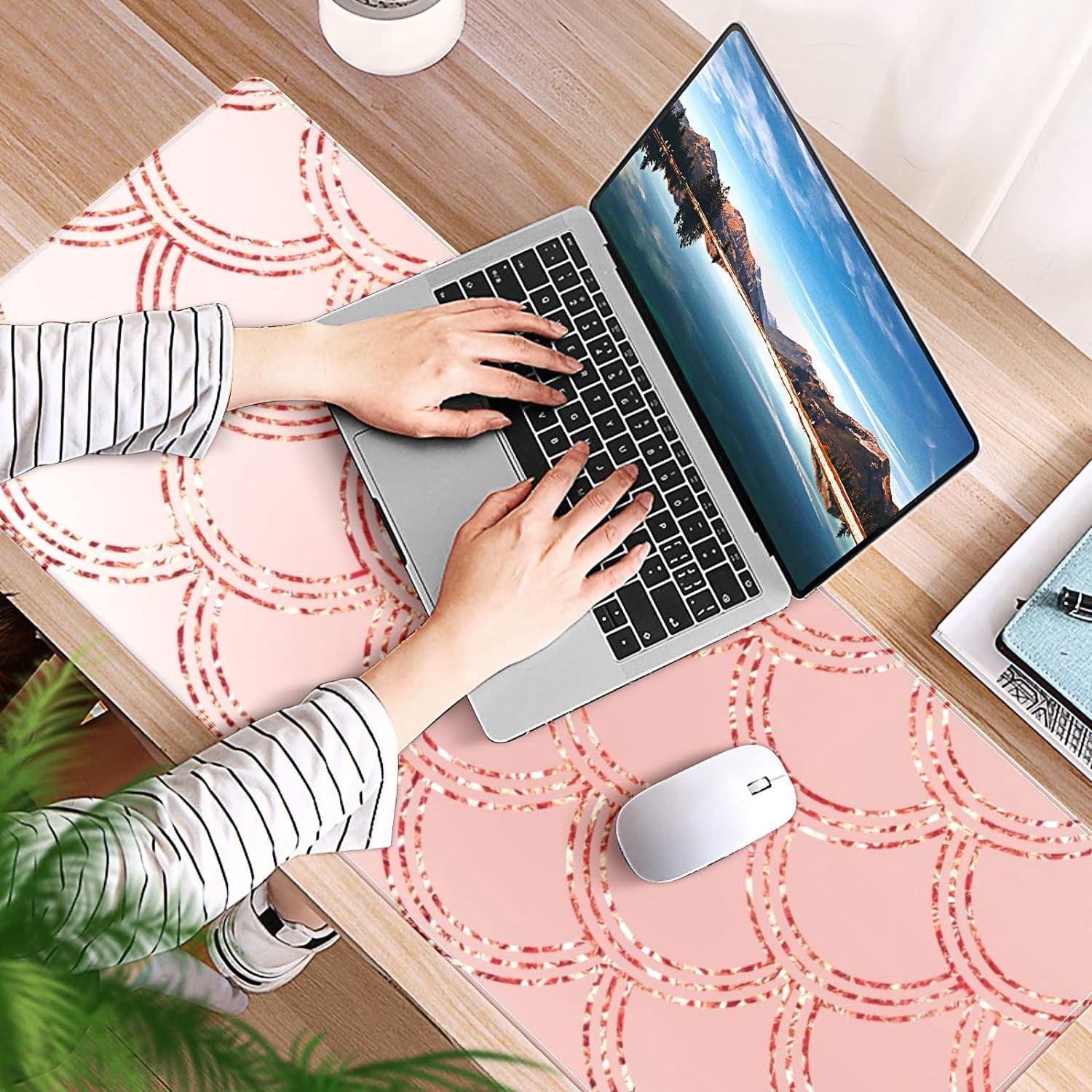 Rose Gold Glitter Desk Mat, Desk Accessory, Cute Workspace, Trendy Workspace, Trendy, 35.4x15.7in Large Gaming Mouse Pad, Cute Desk Topper, Pretty Desk Pad