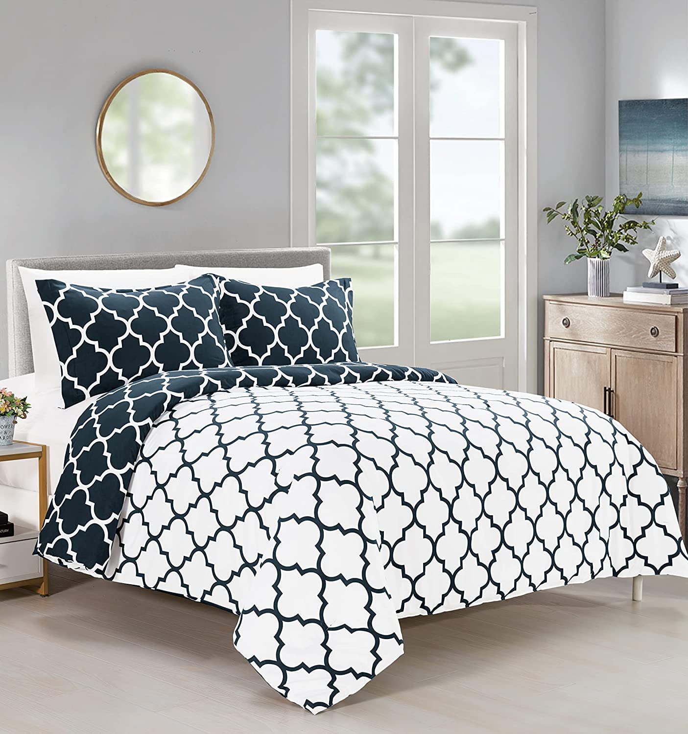 Elegant Comfort Super Soft Quatrefoil Comforter Pattern Down Alternative Reversible 3-Piece Comforter Set,King, Navy/White