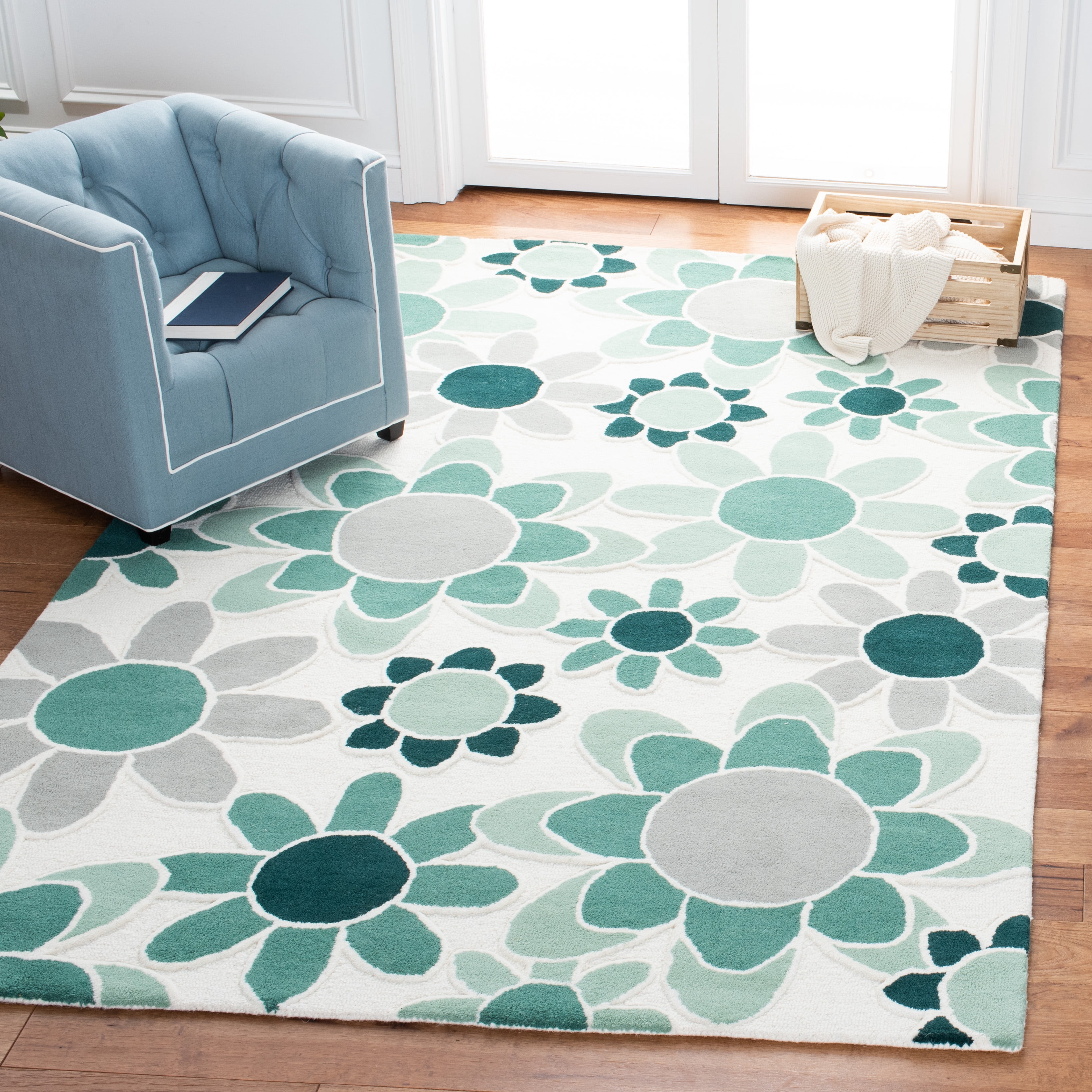 SAFAVIEH Kids Floral Flower Bursts Area Rug, Ivory/Green, 5' x 5' Square