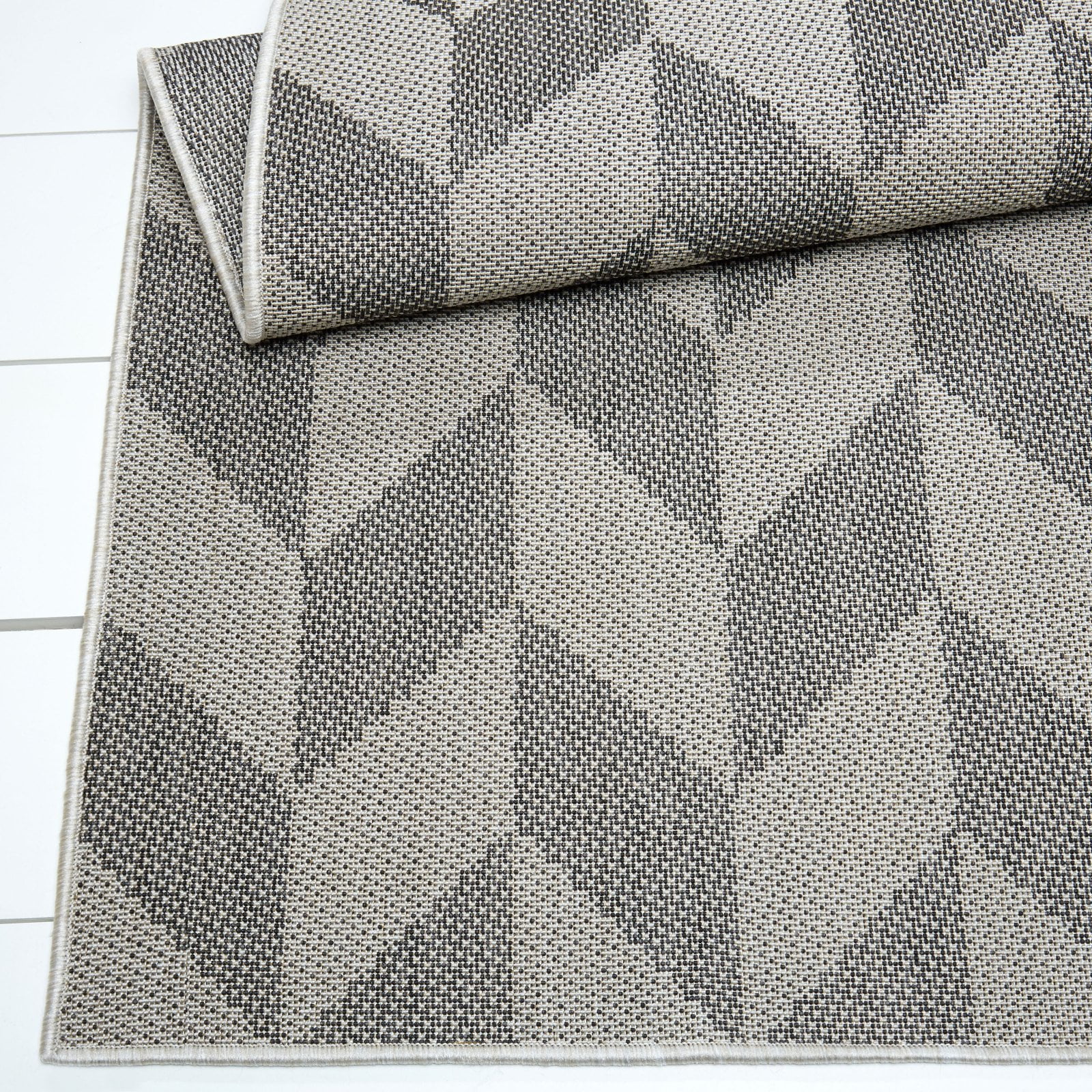 Nicole Miller New York Patio Country Calla Contemporary Herringbone Indoor/Outdoor Area Rug, Blue/Grey, 7'9"x10'2"