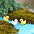 thumbnail image 2 of Adornos de micropaisaje de musgo de pato amarillo Adornos carnosos Adornos de zakka Manualidades de resina Adornos pequeños creativos, 2 of 6