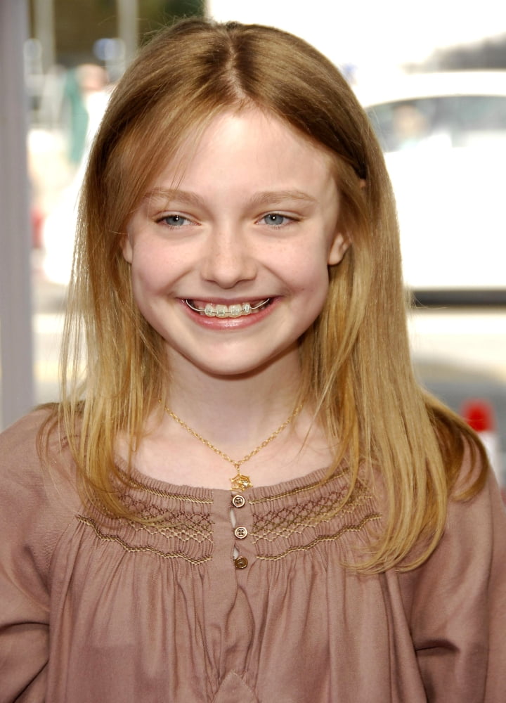 Dakota Fanning At Arrivals For Charlotte'S Web Premiere, Arclight