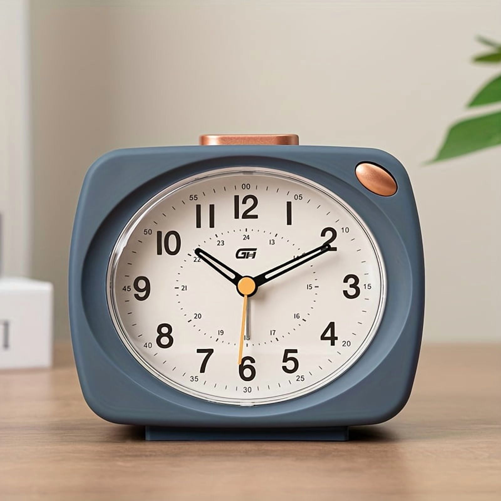 Silent modern bedroom alarm clock with snooze and night light functions | Perfect for bedside, office, or dorm use - a student essential, uses 1 battery (battery not included).