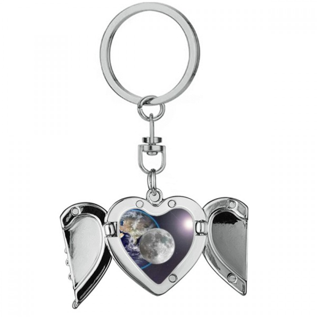 Llavero de alas de ángel en forma de corazón Blue Earth planeta blanco luz blanca