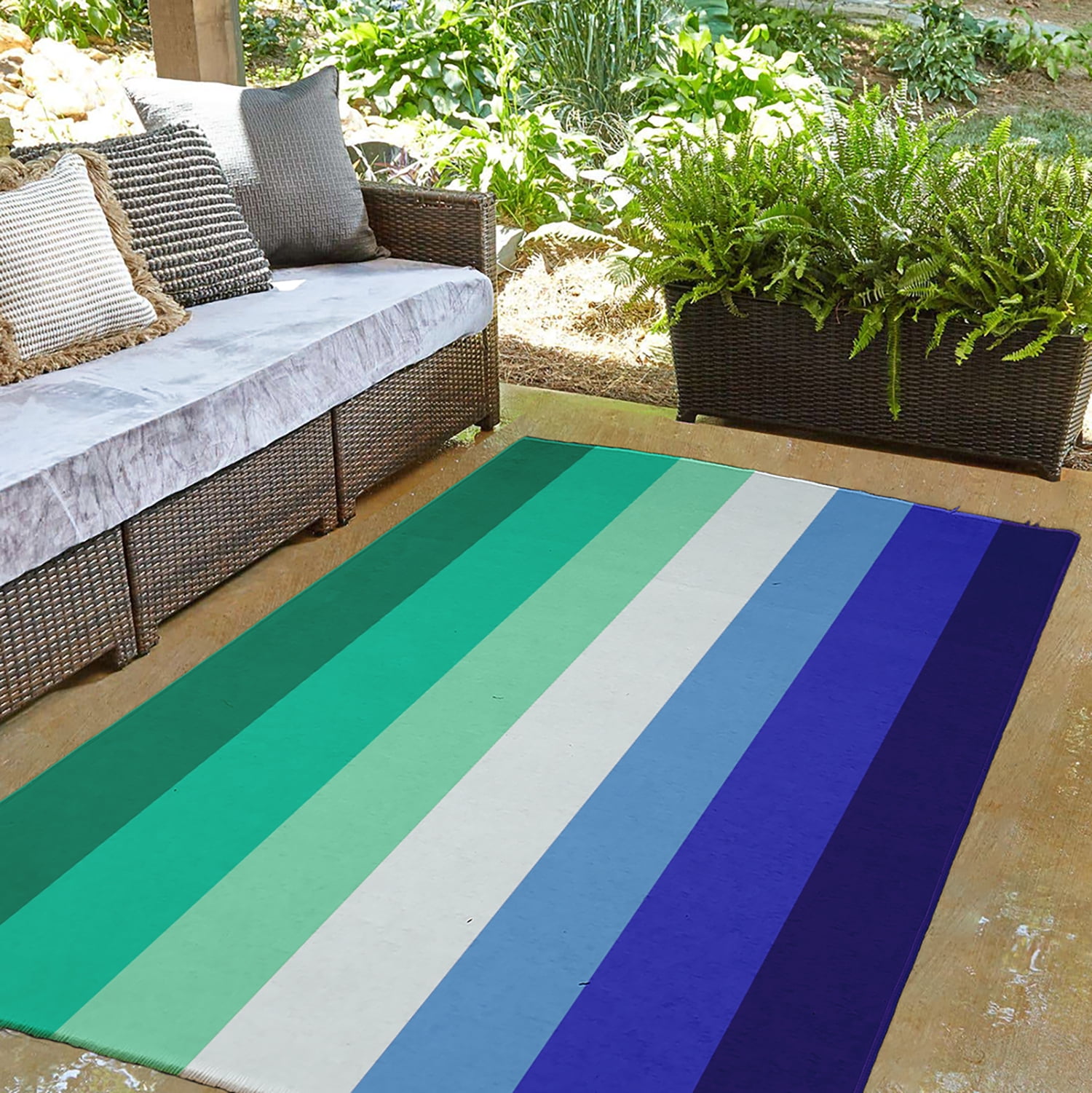 Simply Daisy 3' x 5' Gay Gay Chenille Indoor/Outdoor Rug