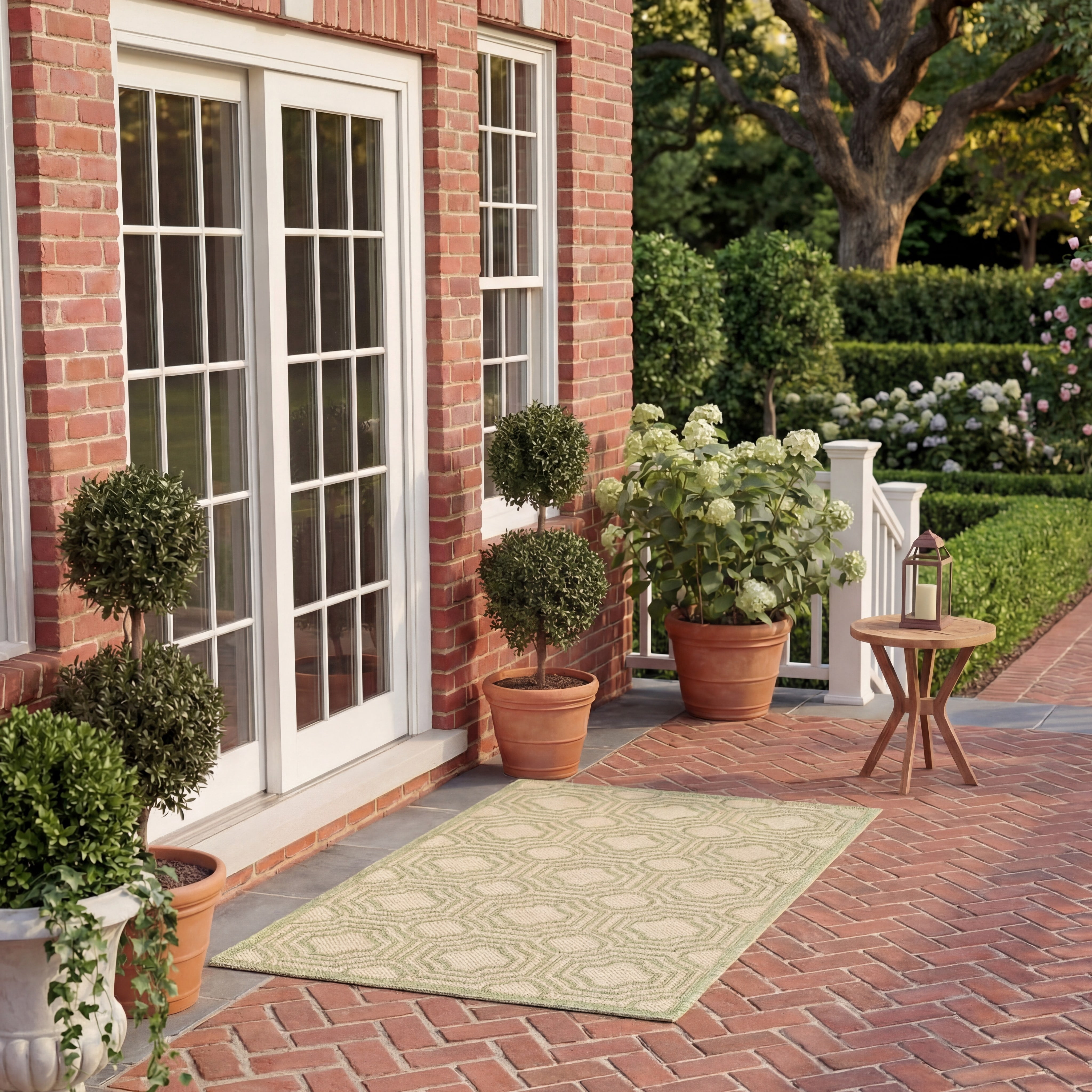 Safavieh Courtyard Brooklyn Geometric Indoor/Outdoor Area Rug, Beige/Sweet Pea, 5'3" x 7'7"