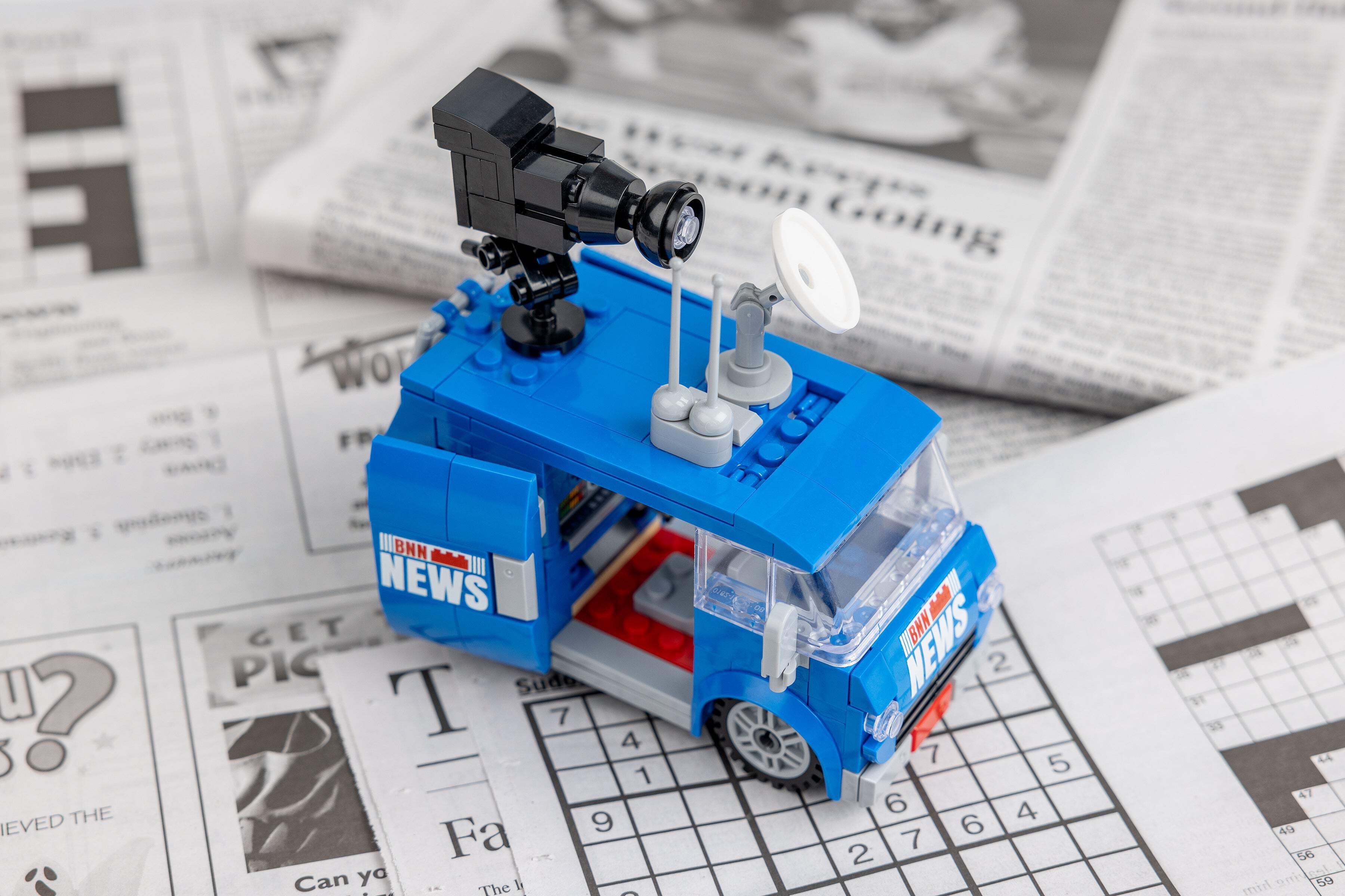 Brick Loot Brickin Nightly News Van Building Set, 234-Piece LEGO-Compatible Toy Blocks Kit, City Vehicle Playset for Kids Ages 6+