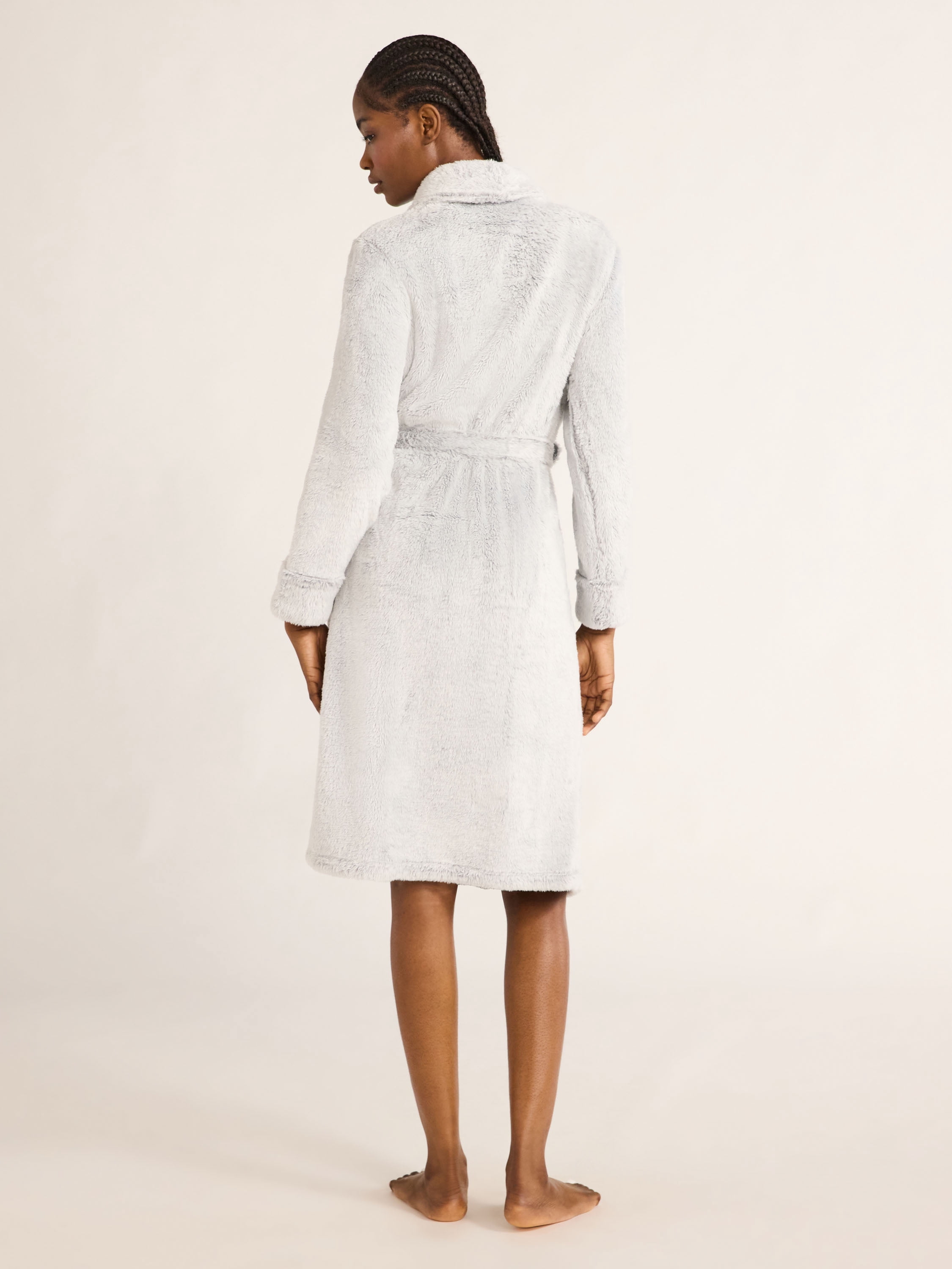Joyspun Women's Plush Robe, Sizes S to 3X