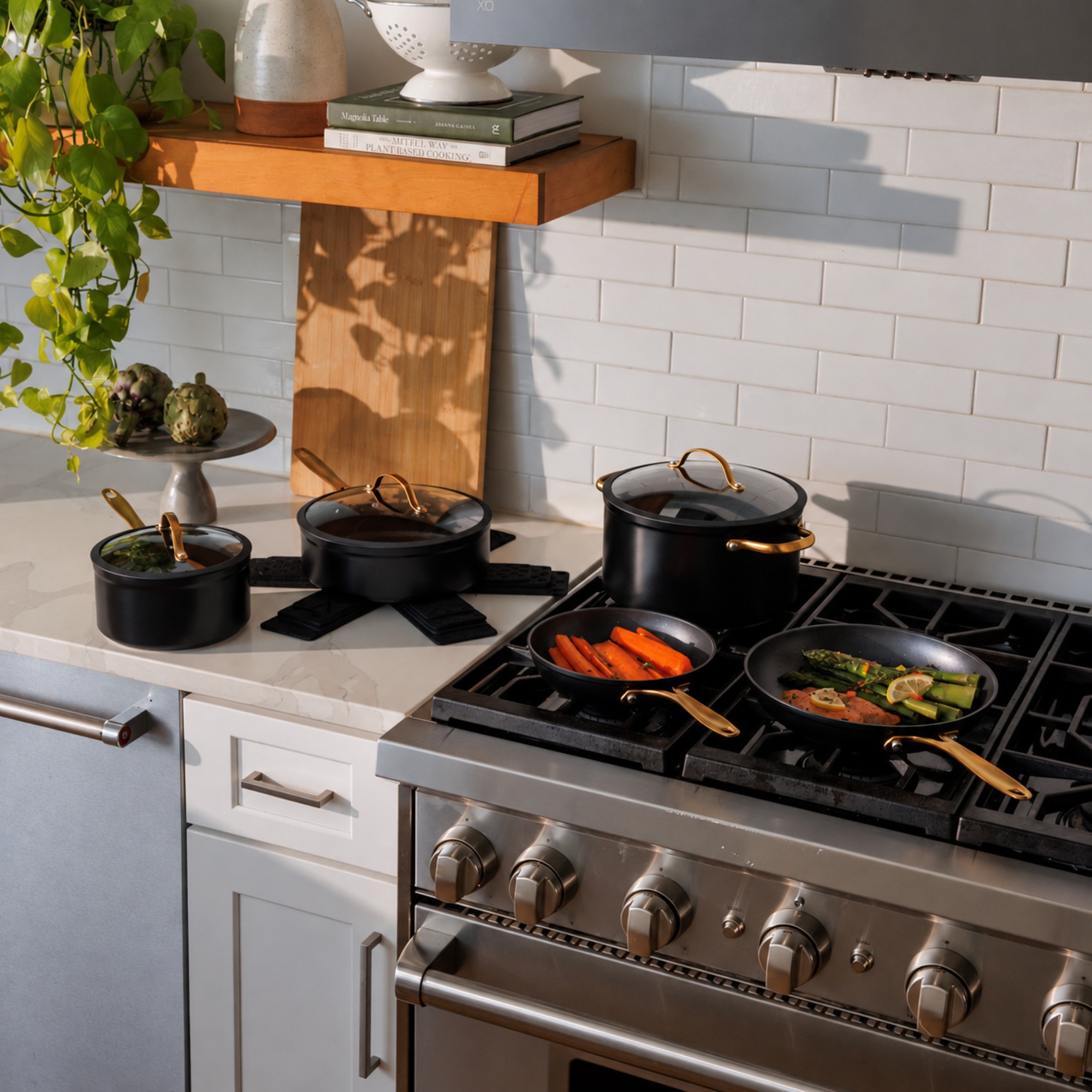 Thyme & Table 12-Piece Ceramic Nonstick Cookware Set, Black & Gold photo 2