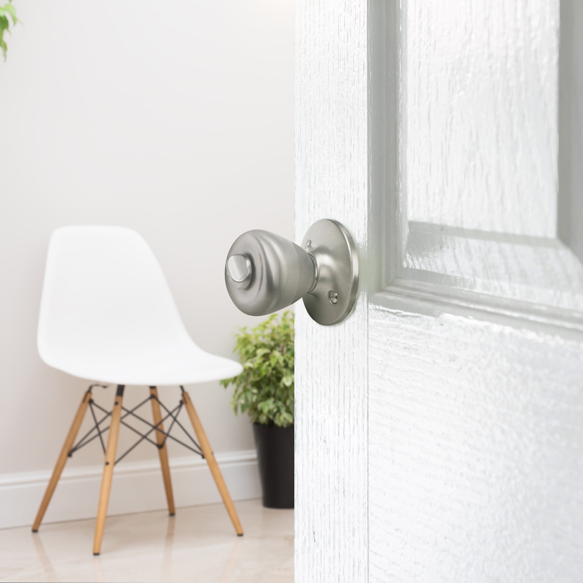Design House WM678190 Tulip Privacy Bed and Bath Door Knob Satin Nickel