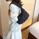 thumbnail image 2 of Bolso Mujer Acolchado Tote Ligero Puffer Suave Acolchado Hombro Negro, 2 of 7