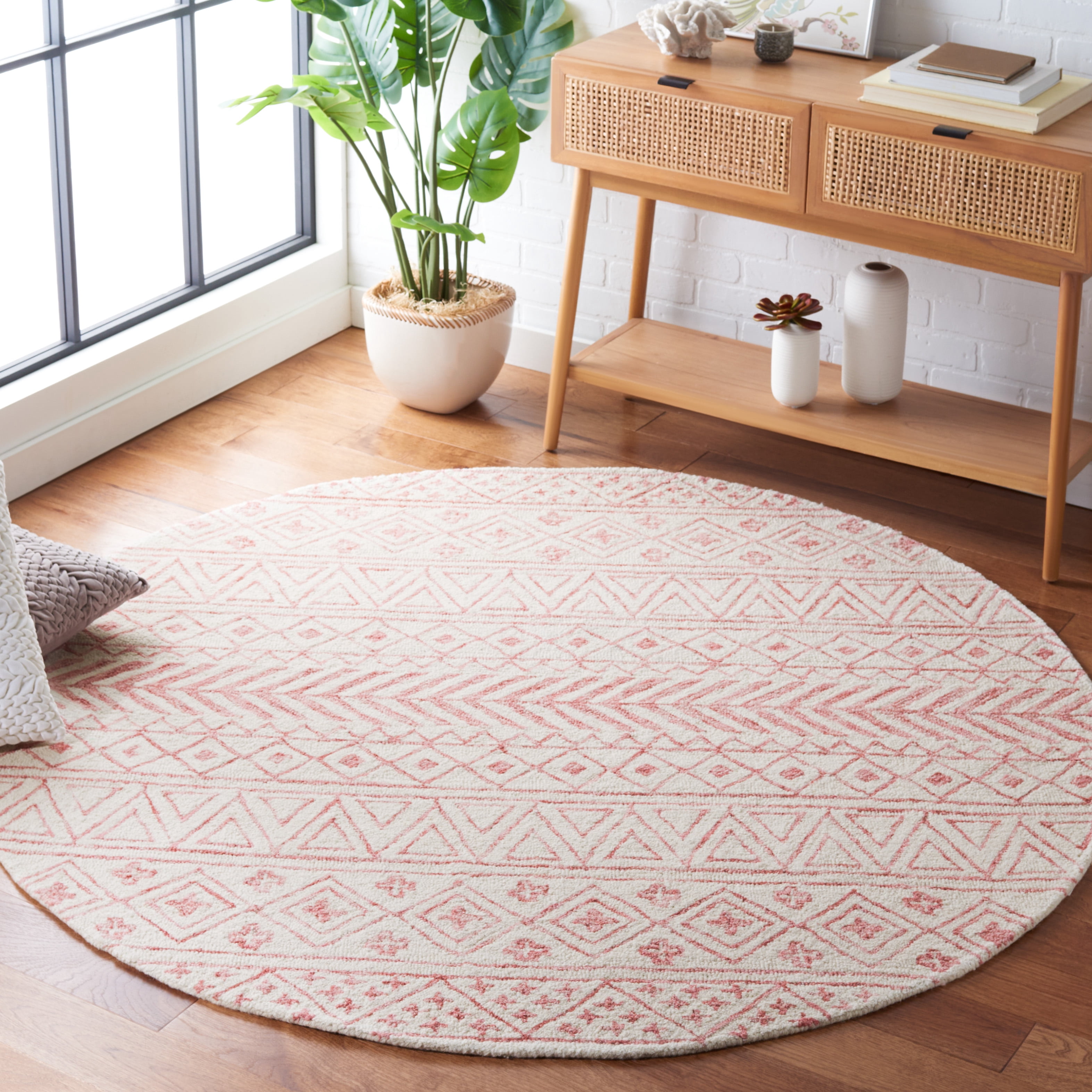 SAFAVIEH Metro Beaumont Southwestern Area Rug, Ivory/Pink, 6' x 6' Round