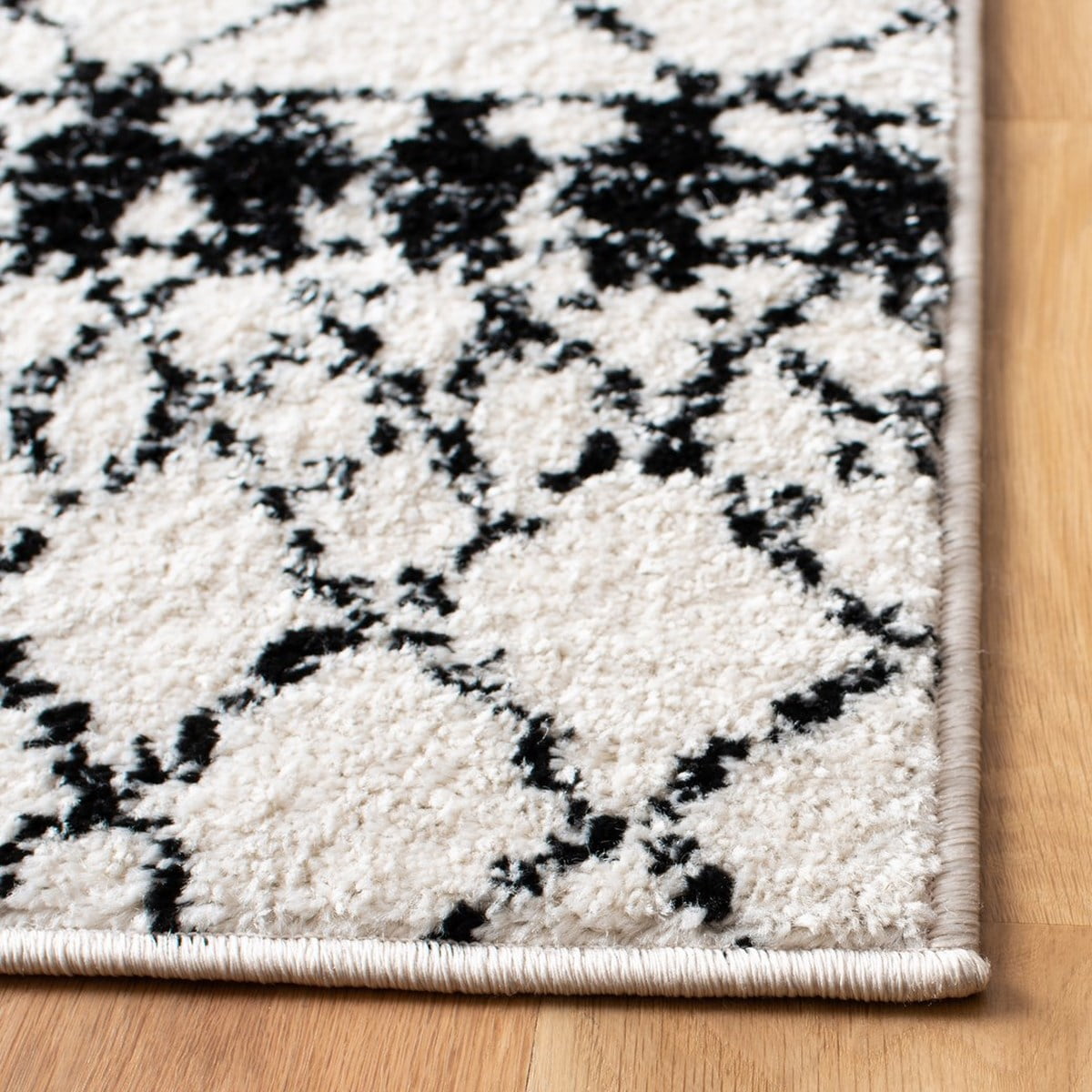 SAFAVIEH Tulum Coriander Moroccan Geometric Area Rug, 12' x 15', Ivory/Black