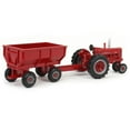 thumbnail image 3 of Tractor Case IH Farmall 400 a escala 1/64 de metal fundido con vagón, 3 of 6