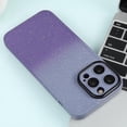 thumbnail image 5 of Funda de silicona con degradado de estrellas para iPhone 15 con película para lente, 5 of 5