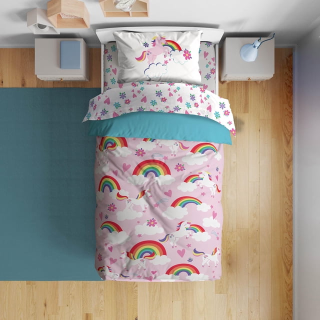 Sunny Side Up Rainbow Unicorns Juego De Edredón Para Niños Pequeños – Ropa De Cama Preescolar De 4 Piezas Incluye Sábanas De Edredón Y Funda De Almohada – Juego De Cama De Microfibra Floral Rosa Súper