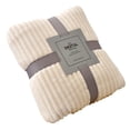 thumbnail image 1 of Manta de peluche suave y ligera, ideal para sofás y camas., 1 of 2