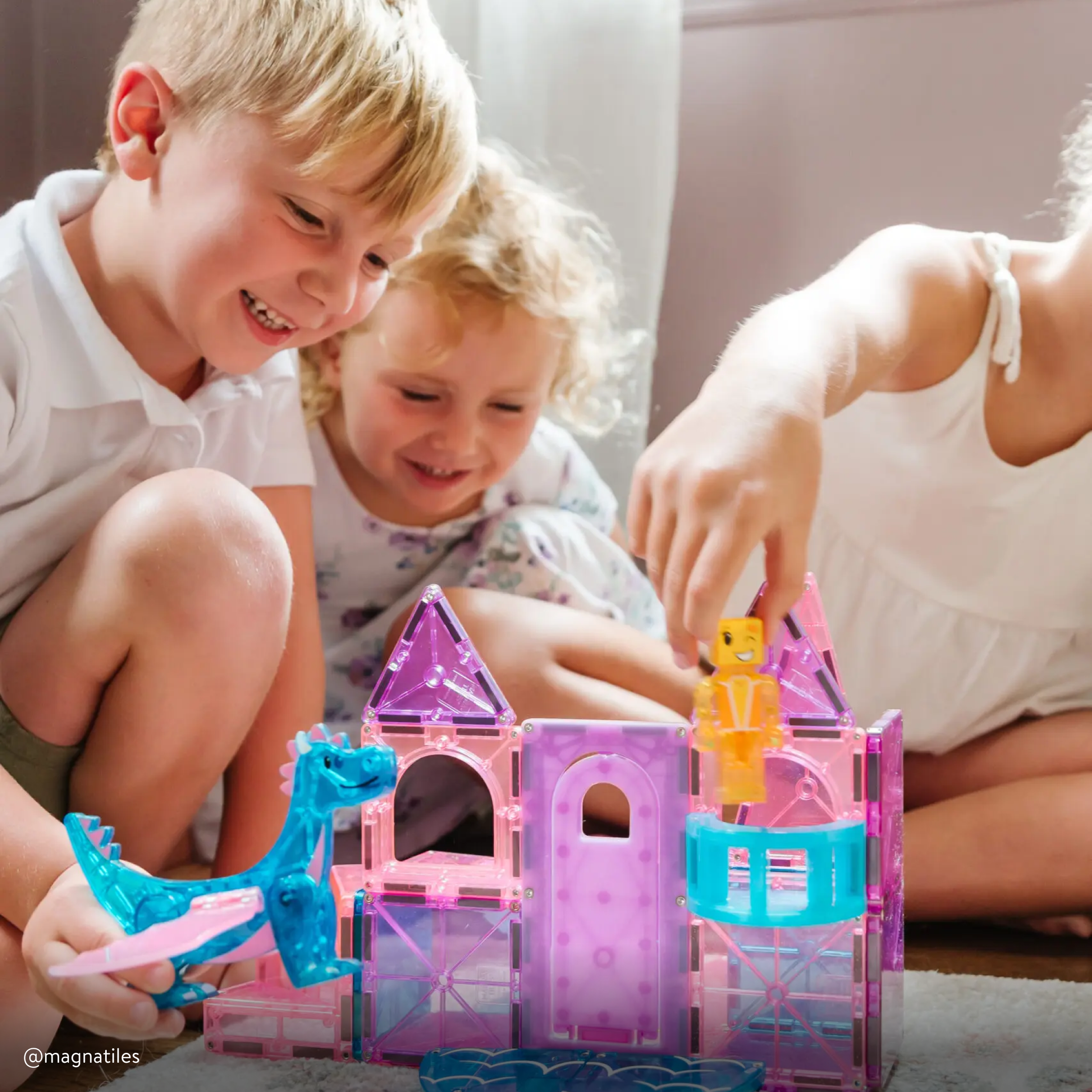MAGNA-TILES Castle Magnetic Construction Set, 25 Pieces photo 4