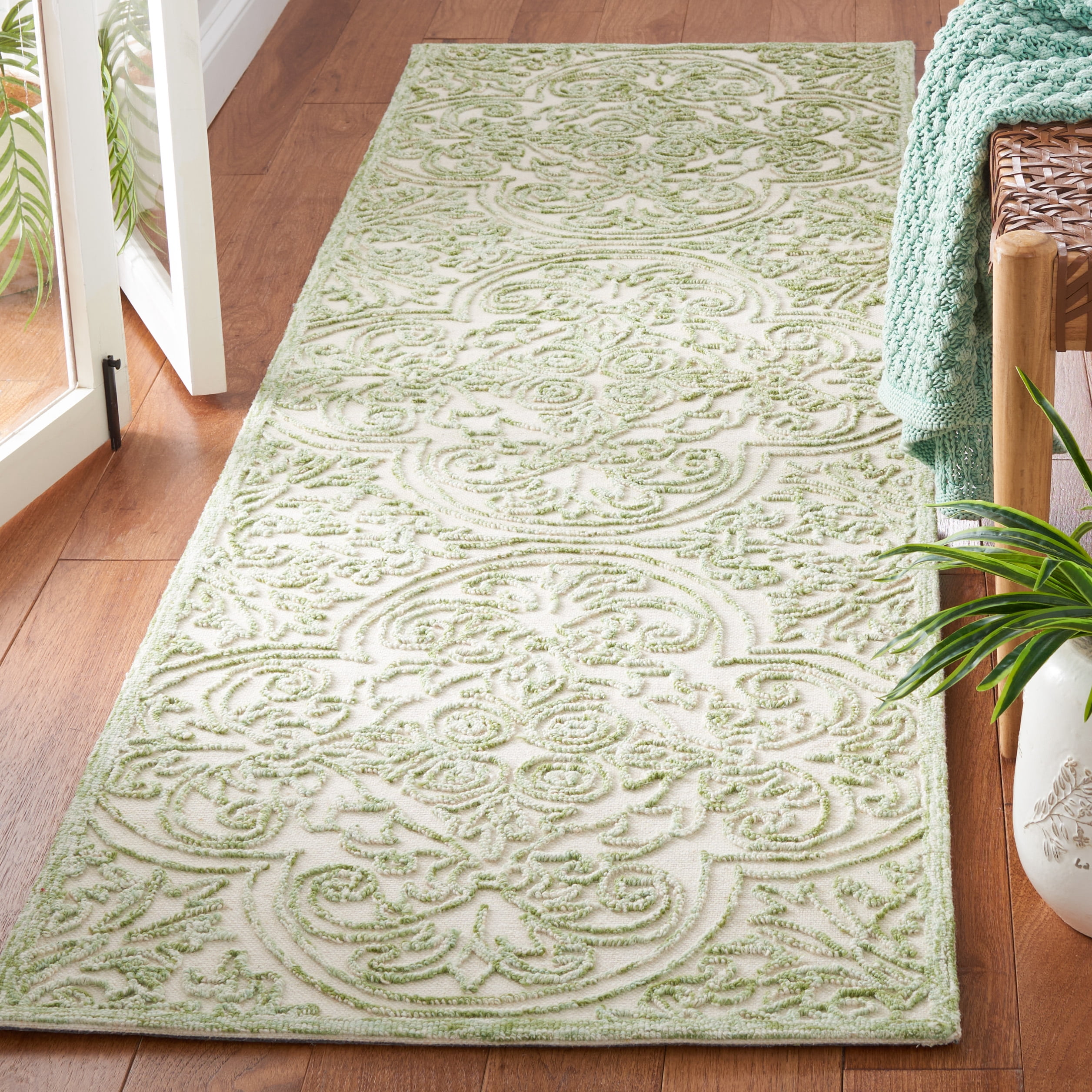 SAFAVIEH Martha Stewart Trace Floral Runner Rug, Ivory/Green, 2'3" x 8'