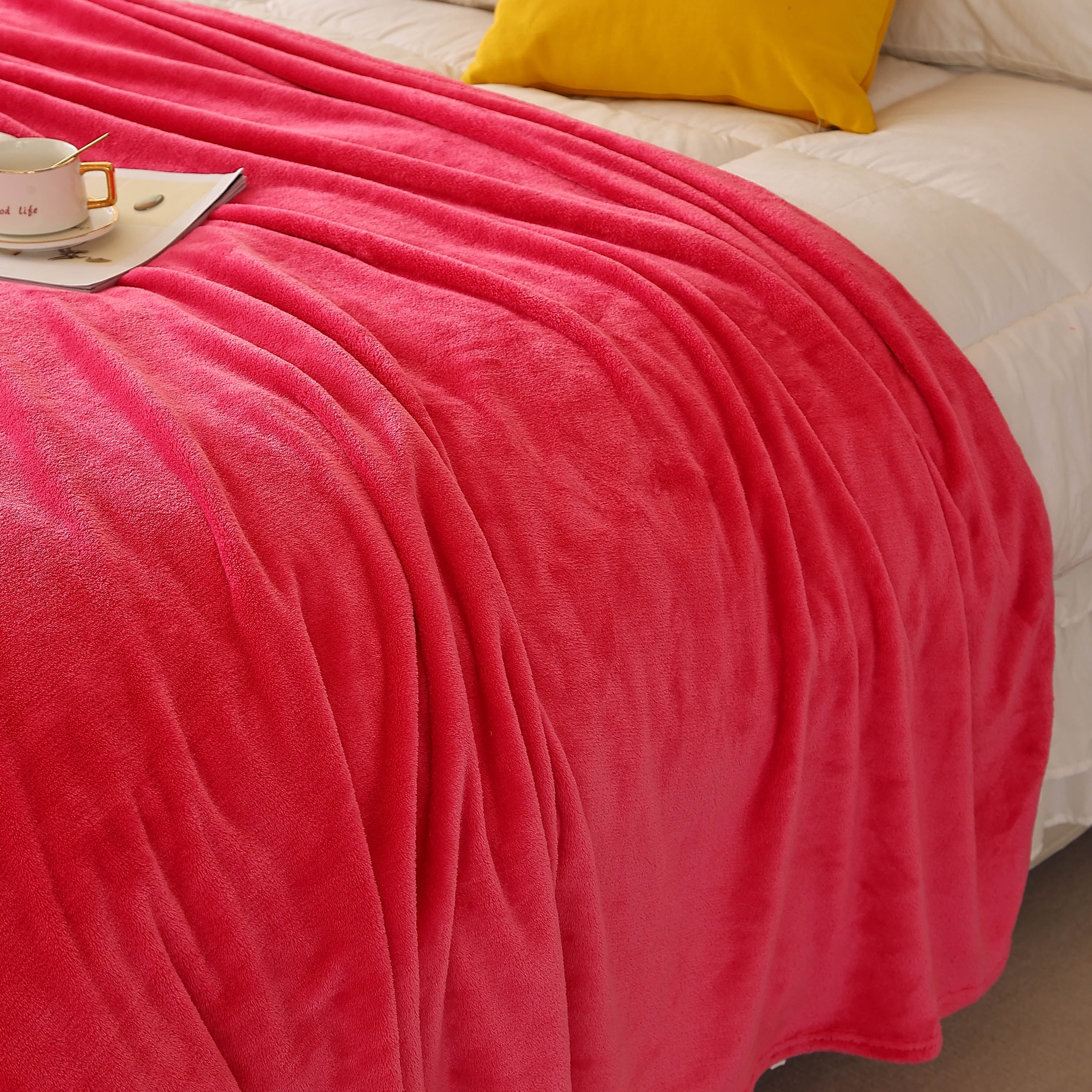 Fleece Bed Blanket King Size 104x90 inches Super Soft Fluffy Fuzzy Plush Blanket Geometric Pattern Cozy Microfiber Flannel Blankets