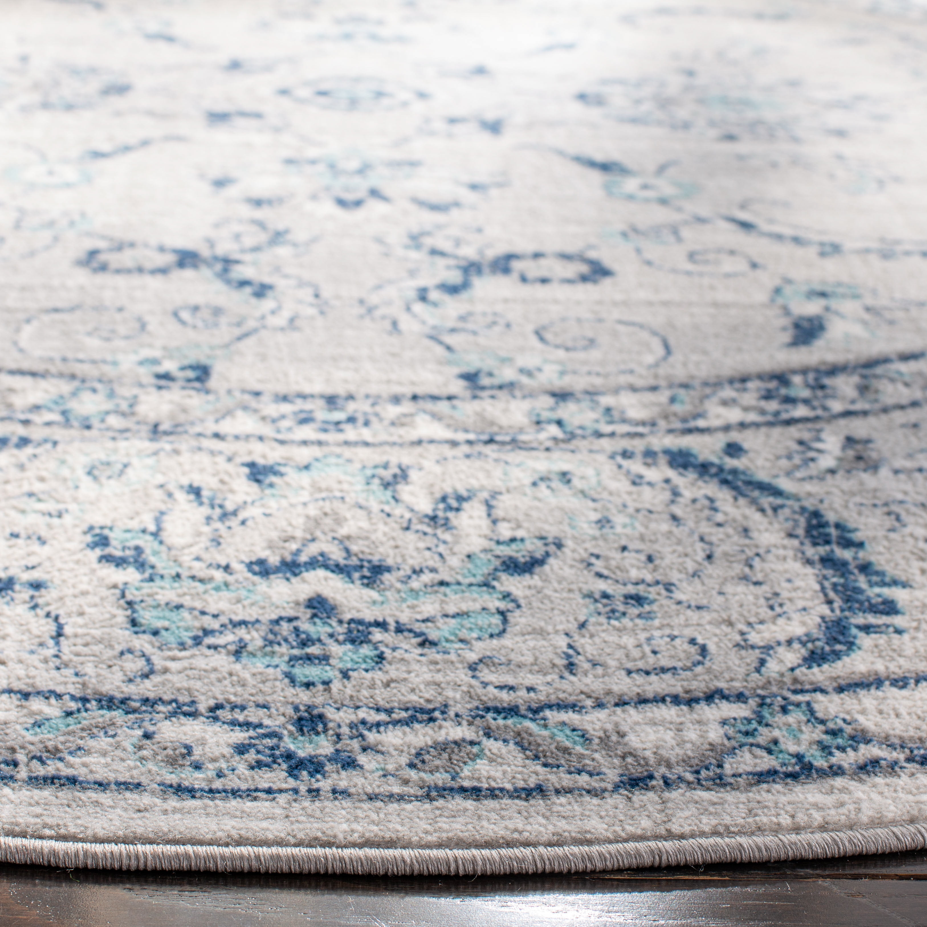 SAFAVIEH Brentwood Aloysius Oriental Area Rug, Light Gray/Blue, 5' x 5' Round