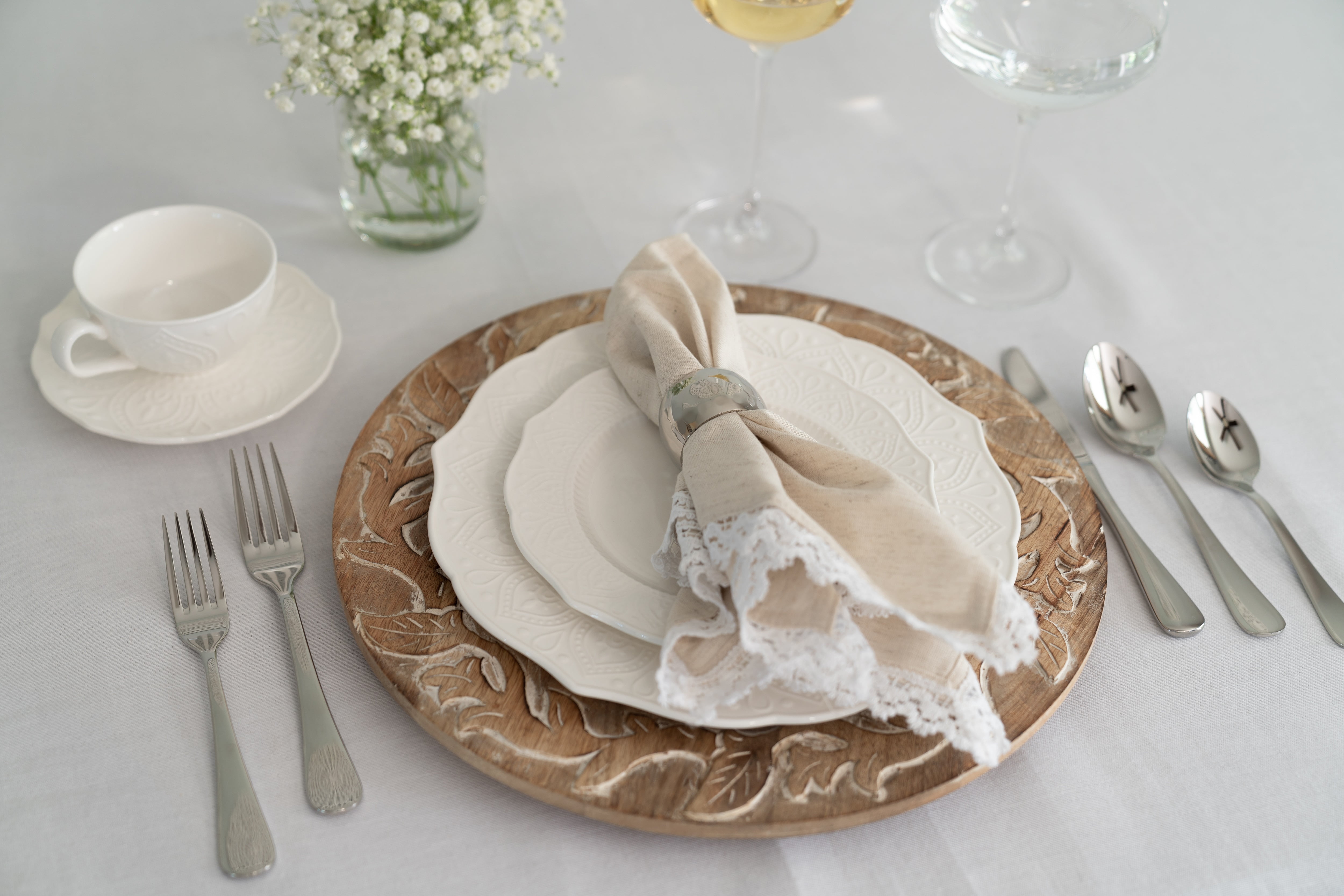 10 Strawberry Street Dahlia Porcelain 7.75" Side Plate, Set of 6, White