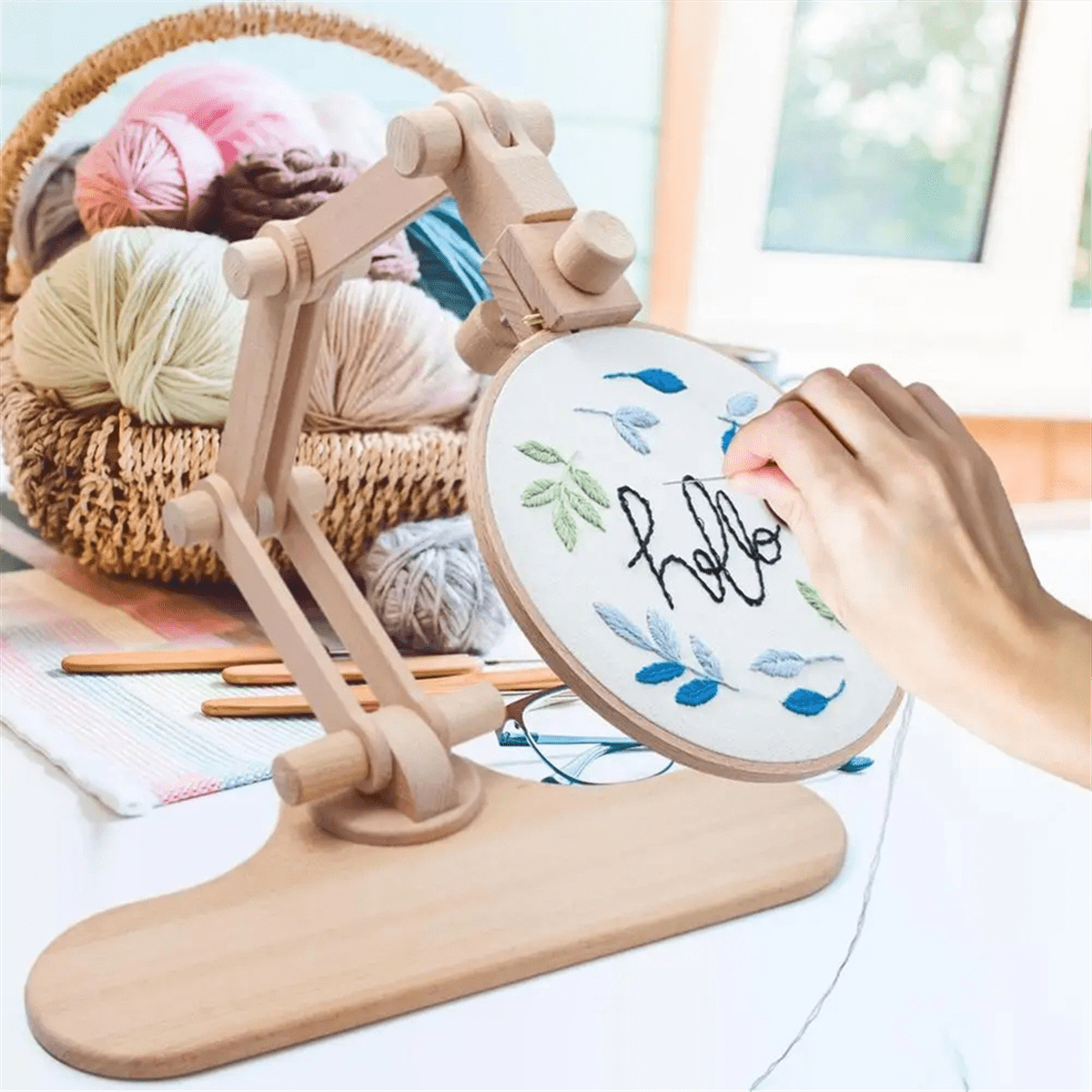 HOT 360 Rotation Adjustable Embroidery Hoop Holder Wooden Desktop Stand CrossStitch Rack Frame DIYSewing No Cloth