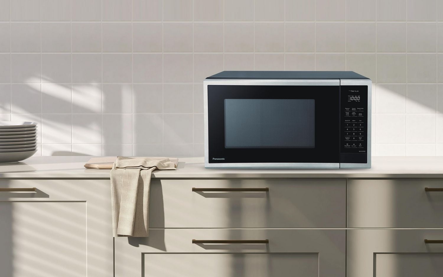 Panasonic 1,1 pi³, four à micro-ondes compact 900 W, acier inoxydable, NNSU55QS